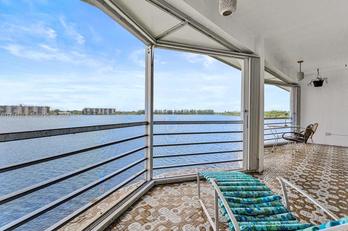Remodeled condo with beautiful water views. Largest unit in Riviera
-First last and security deposit required
-Renters insurance required 
-660 min credit score & No prior evictions