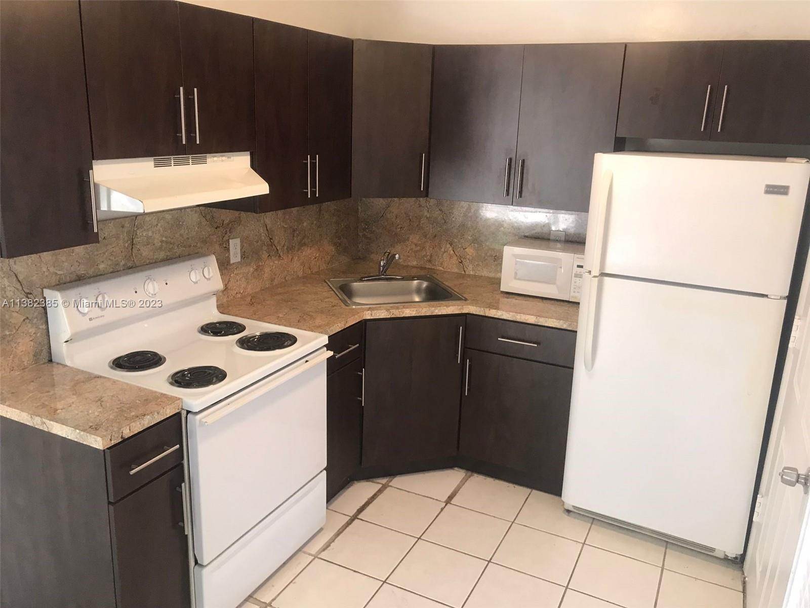 Executive Studio in the Medical and Wellness District!
This spacious studio home is conveniently located in the Medical and Wellness District. Steps to UM Medical, and Miami's newest shopping destination, River Landing, you'll not only love the location, you'll love how convenient your home is to everything that makes Miami great!

Water & Parking Included
Onsite Laundry