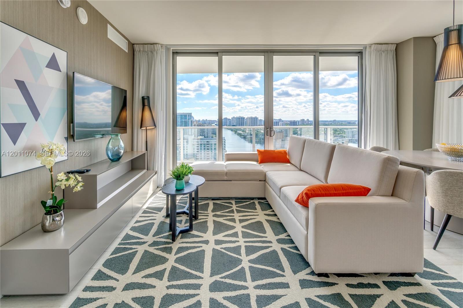 Hyde Beach House - Residential
