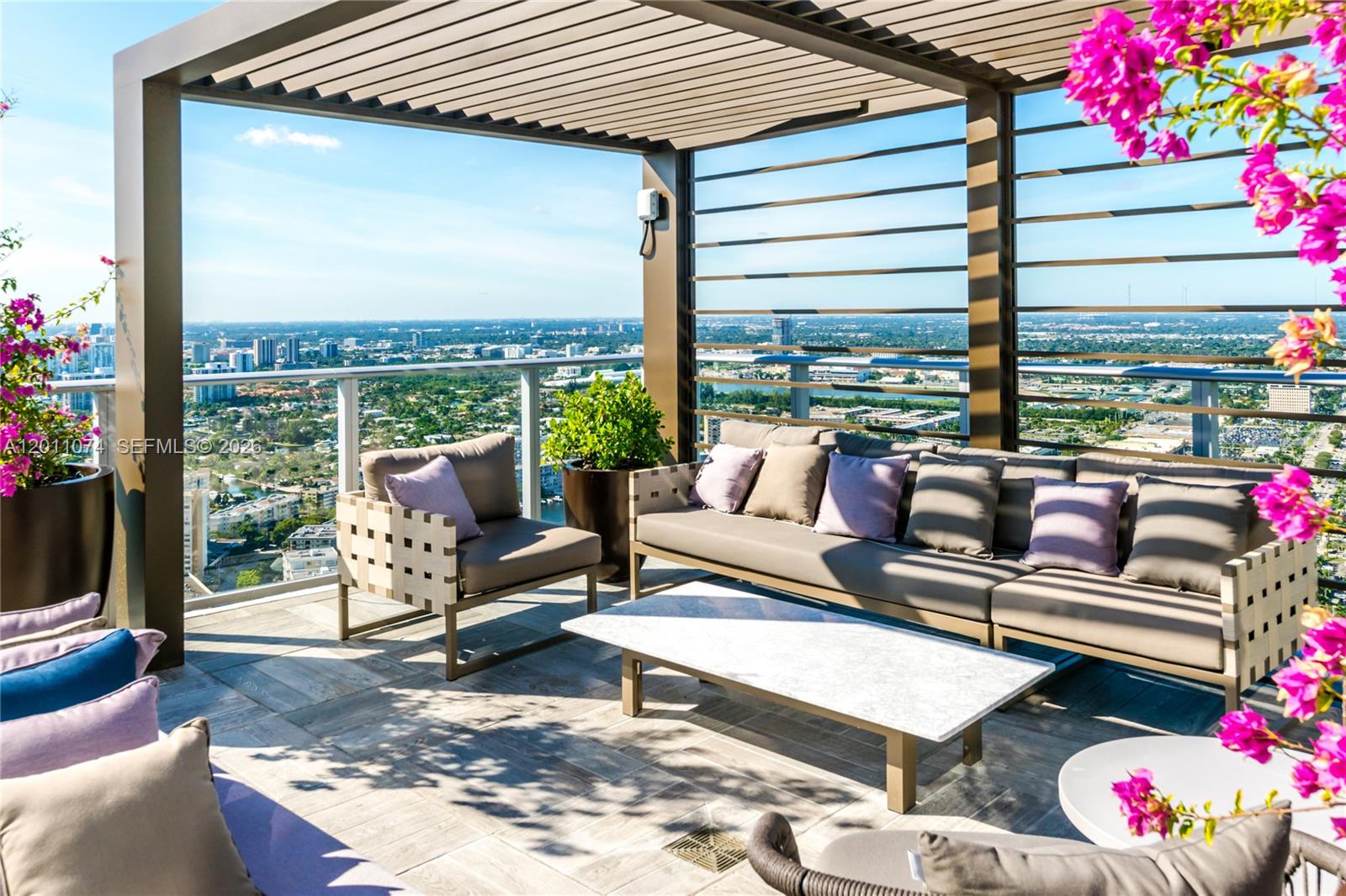 Hyde Beach House - Residential