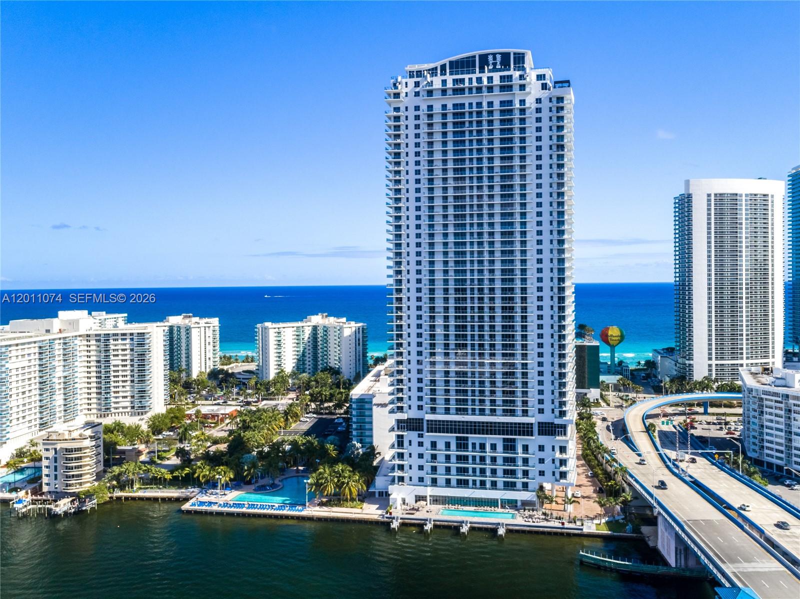 Hyde Beach House - Residential