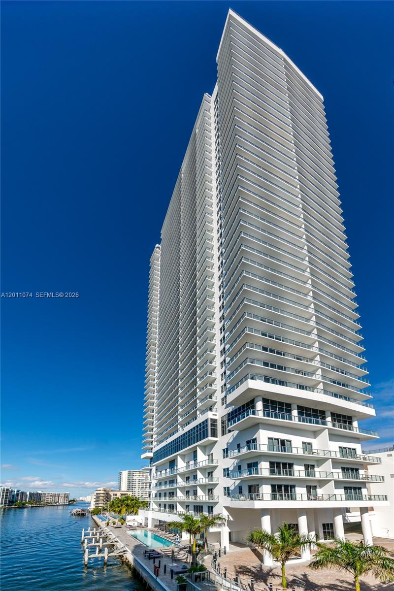 Hyde Beach House - Residential