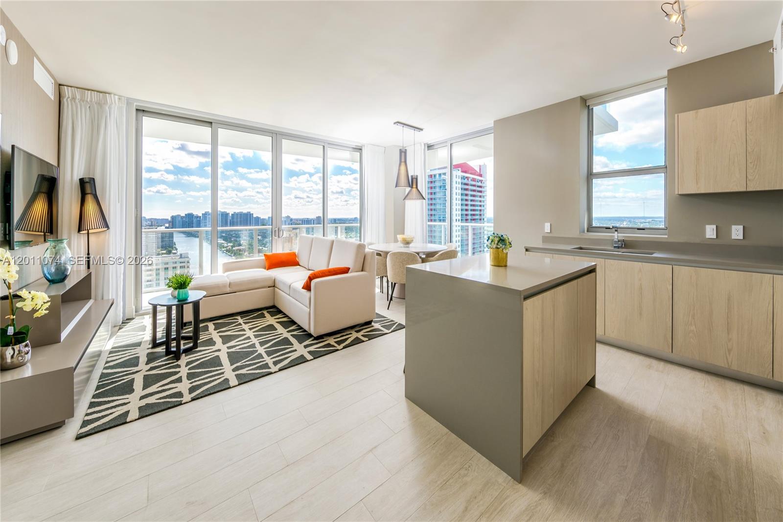 Hyde Beach House - Residential