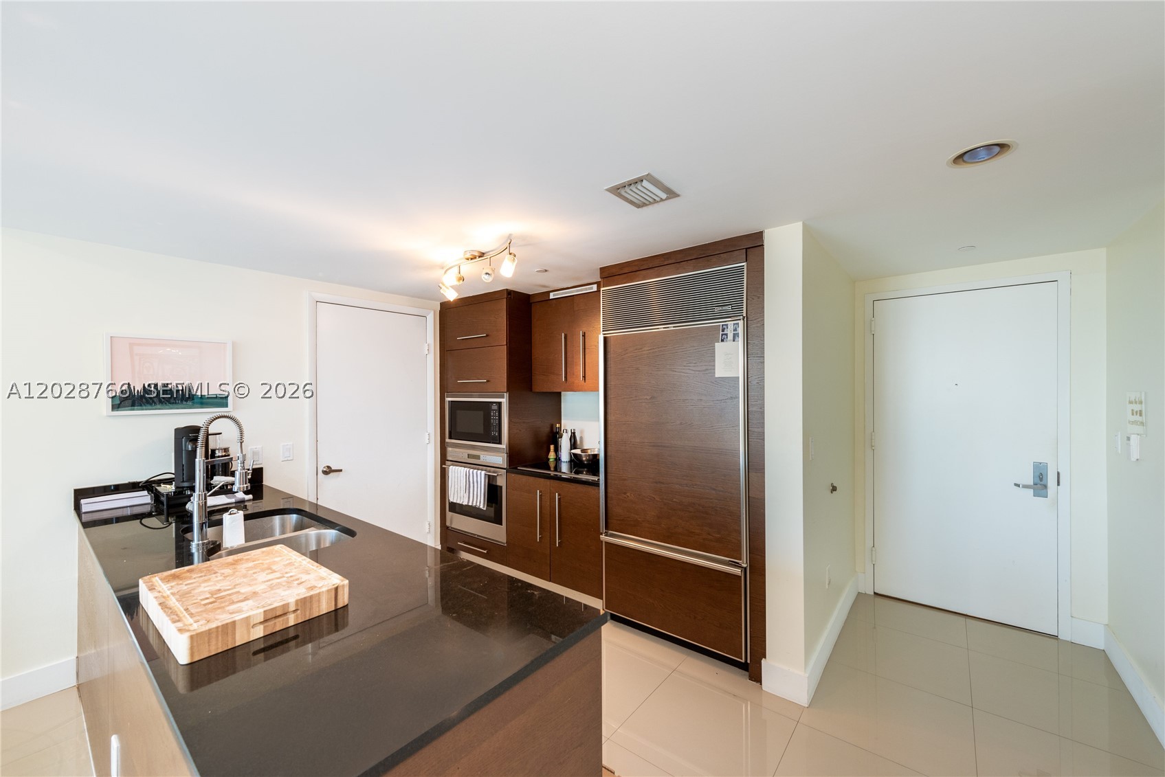 ICONBRICKELL CONDO NO 1 - Residential Lease