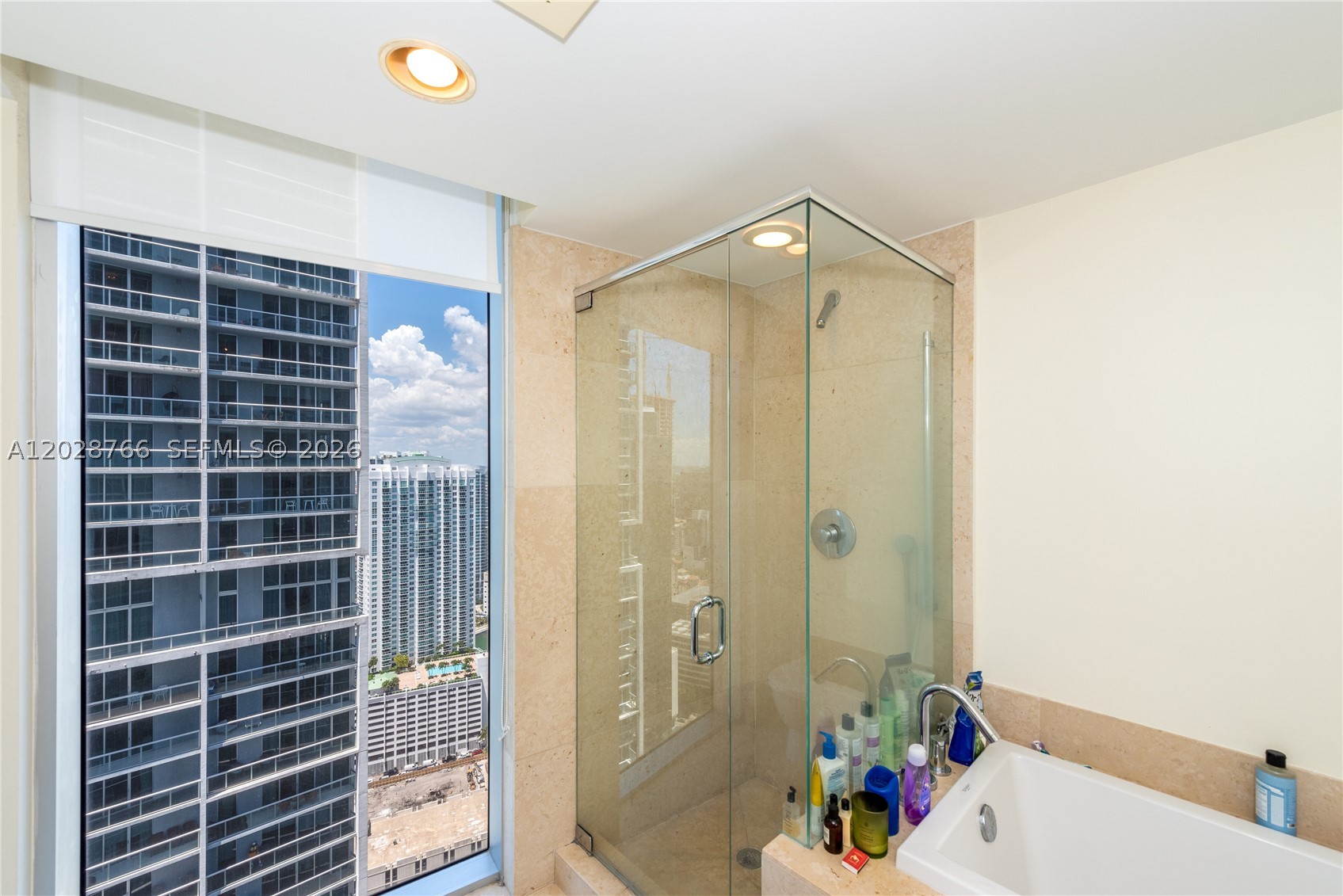 ICONBRICKELL CONDO NO 1 - Residential Lease
