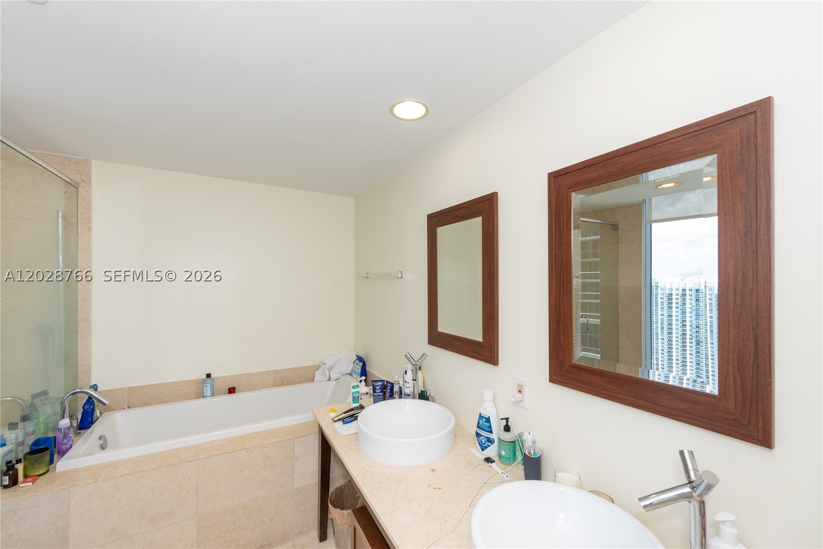 ICONBRICKELL CONDO NO 1 - Residential Lease