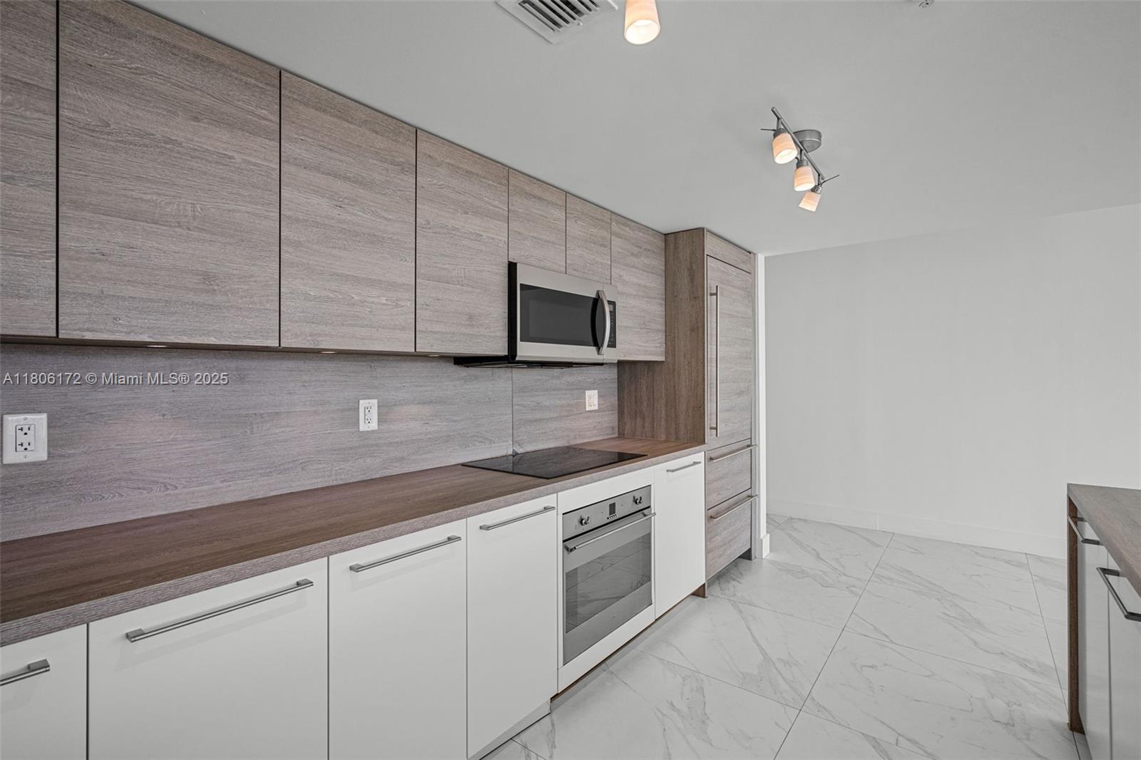 400 SUNNY ISLES CONDO - Residential