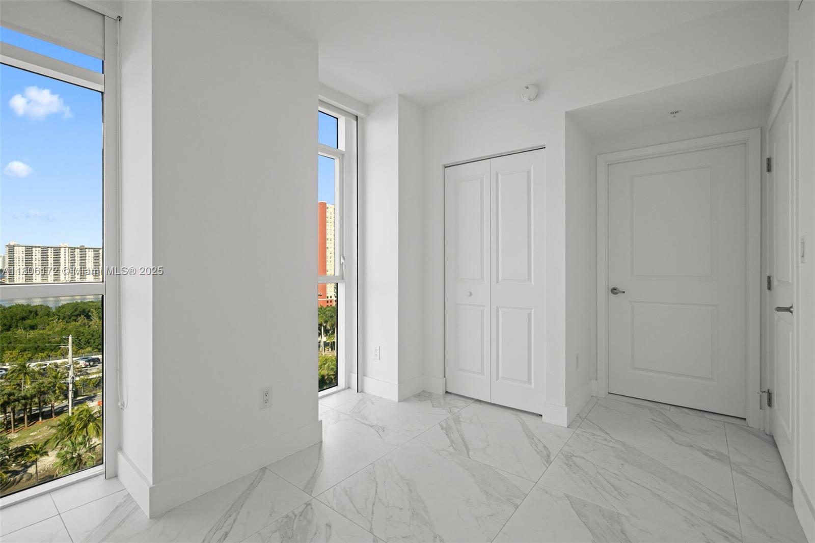 400 SUNNY ISLES CONDO - Residential