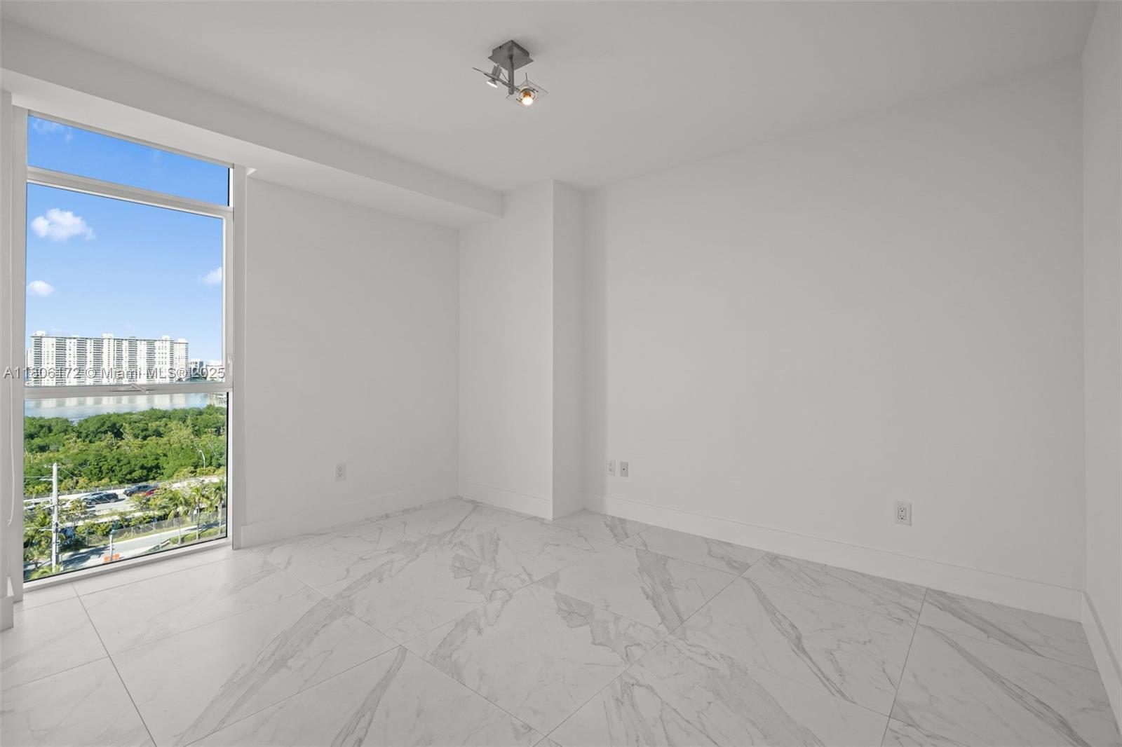 400 SUNNY ISLES CONDO - Residential