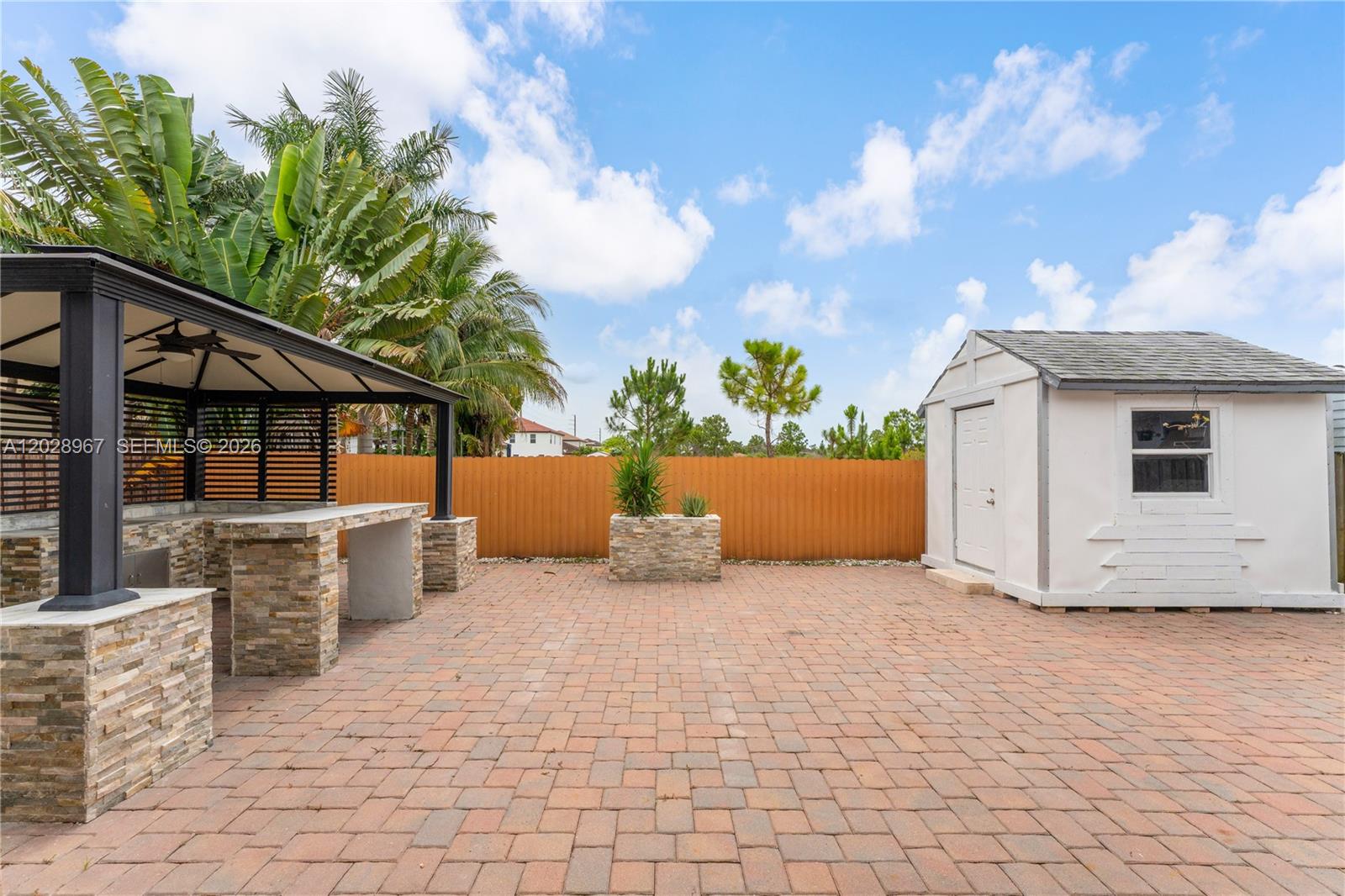 CHATEAU ROYAL ESTATES - Residential