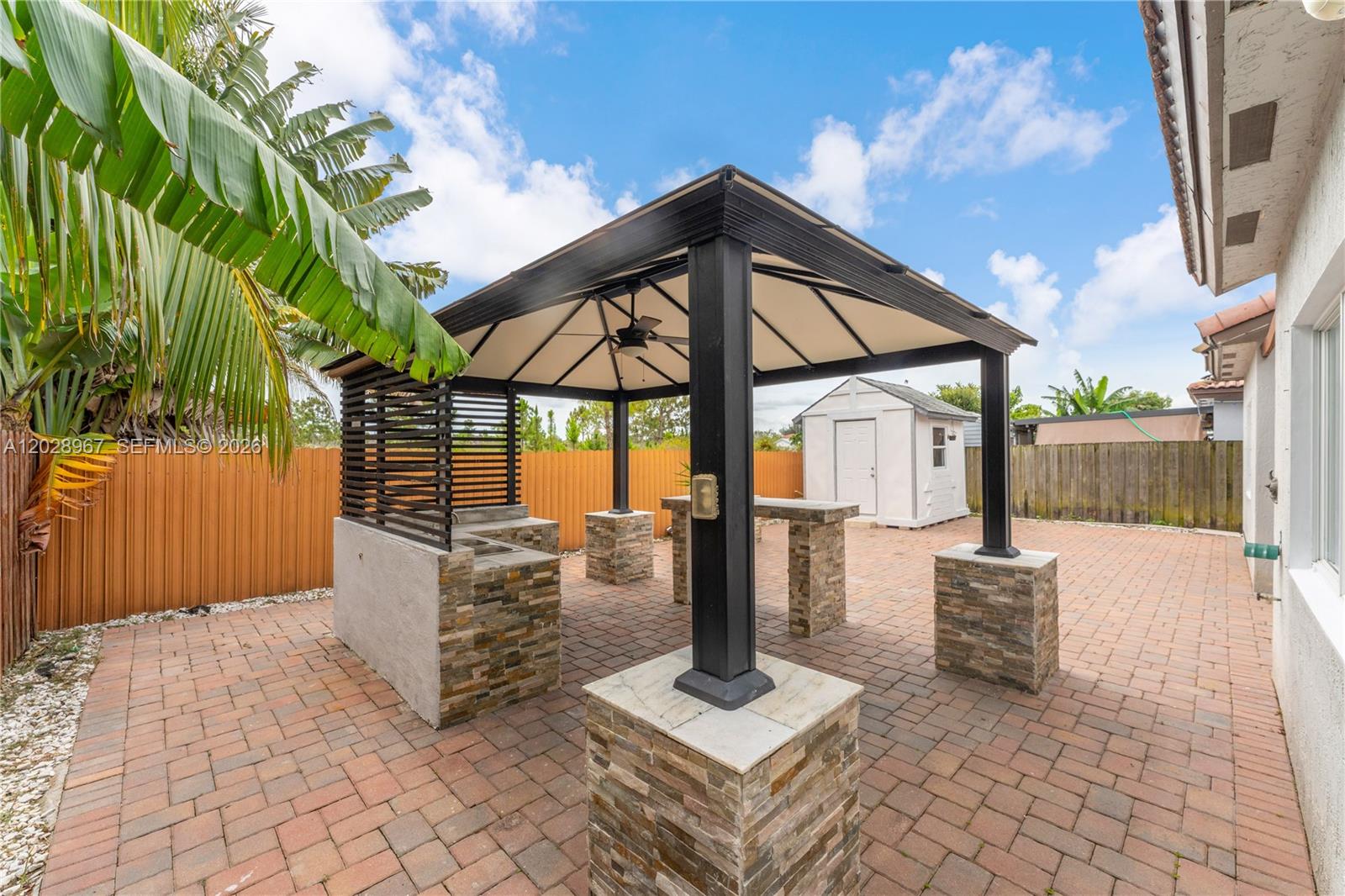 CHATEAU ROYAL ESTATES - Residential