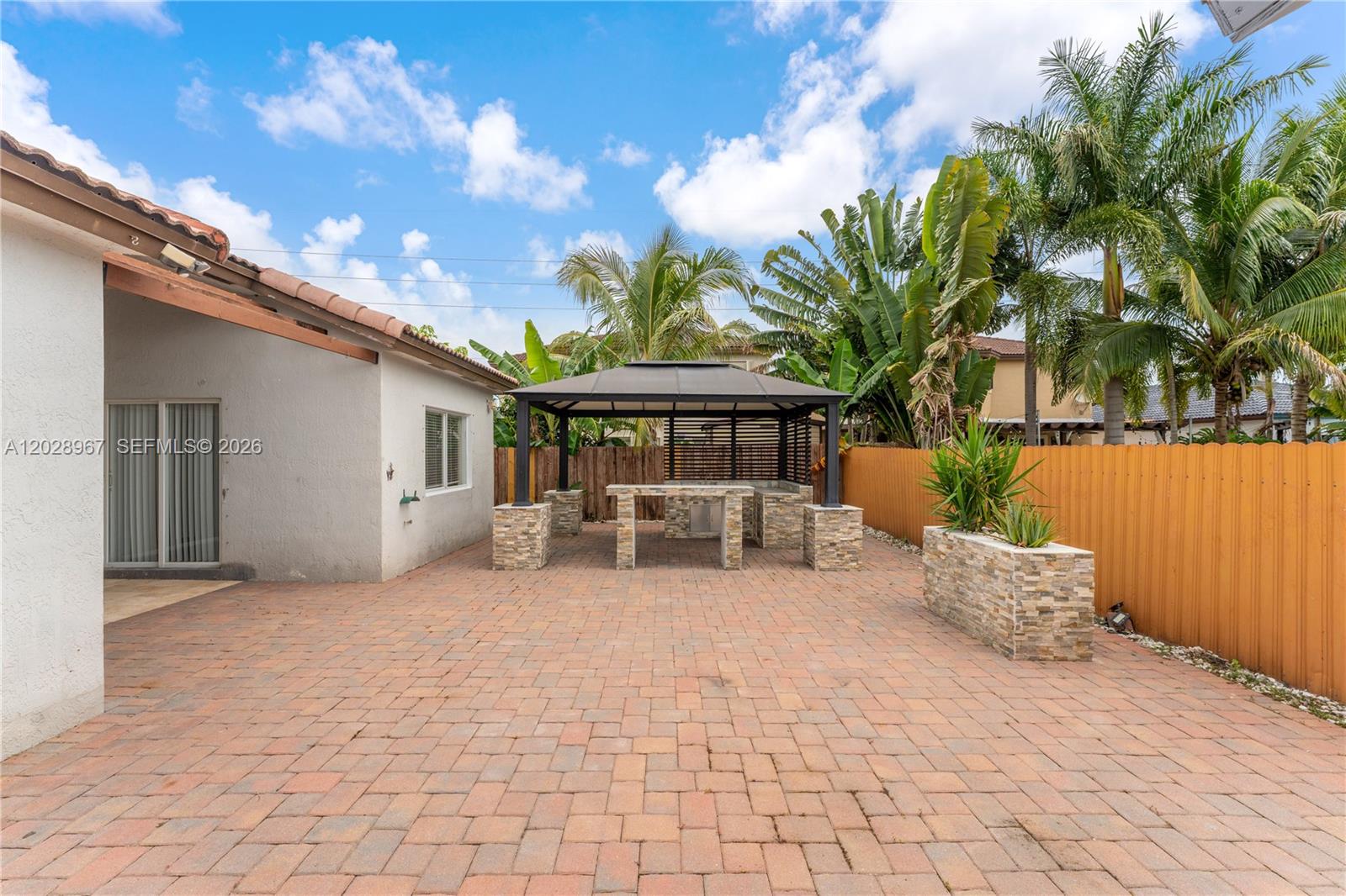 CHATEAU ROYAL ESTATES - Residential