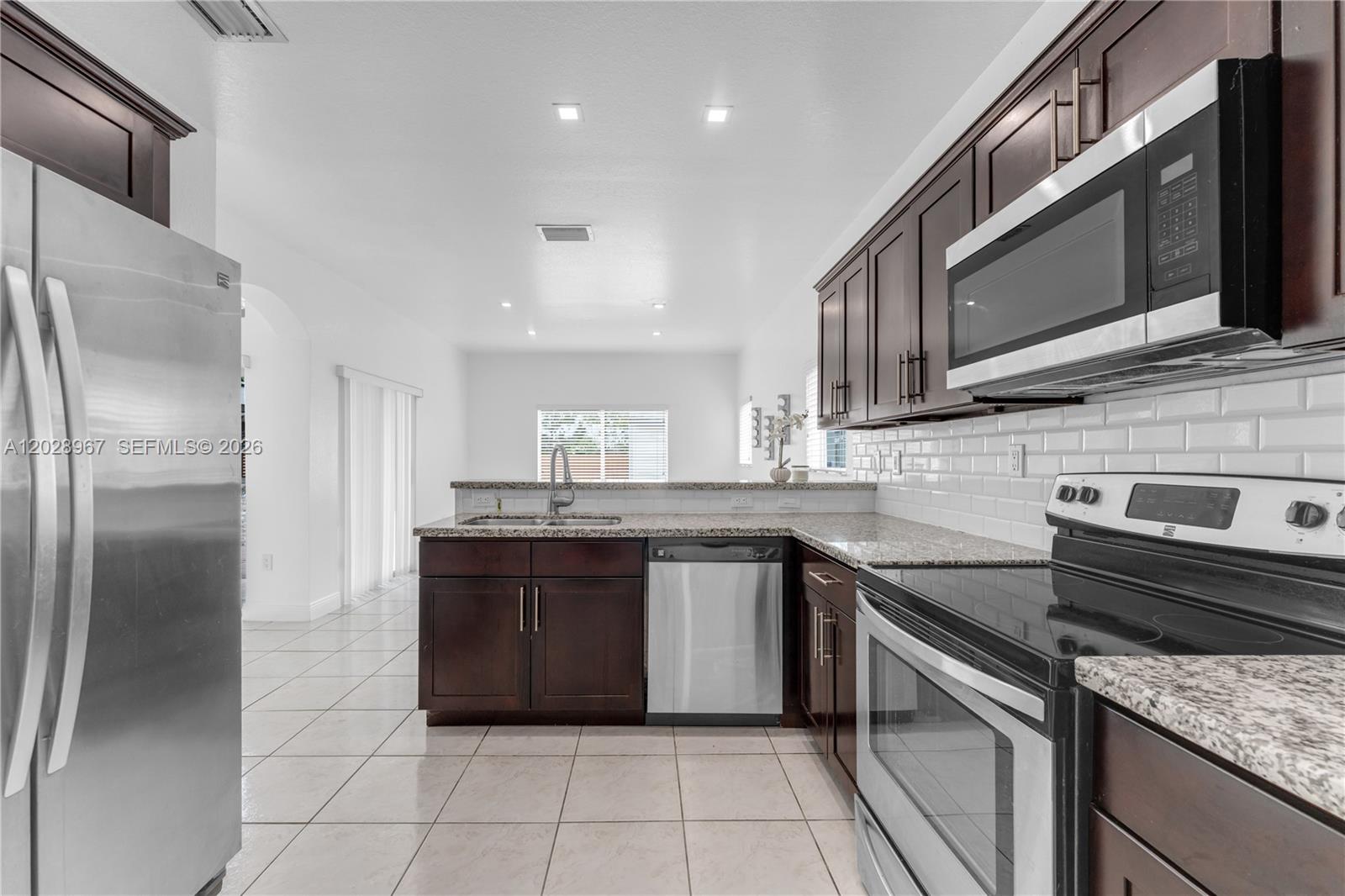 CHATEAU ROYAL ESTATES - Residential