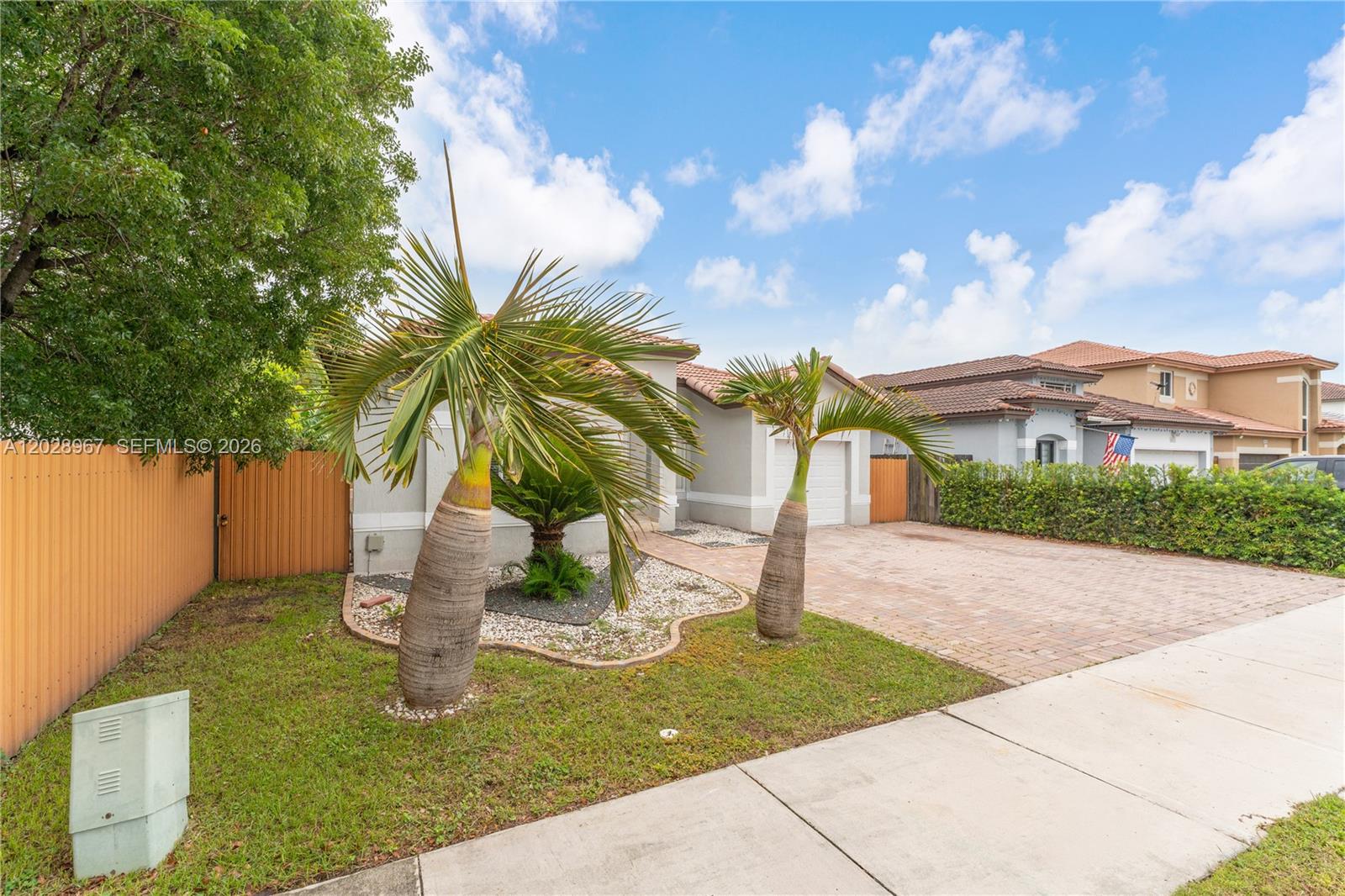 CHATEAU ROYAL ESTATES - Residential