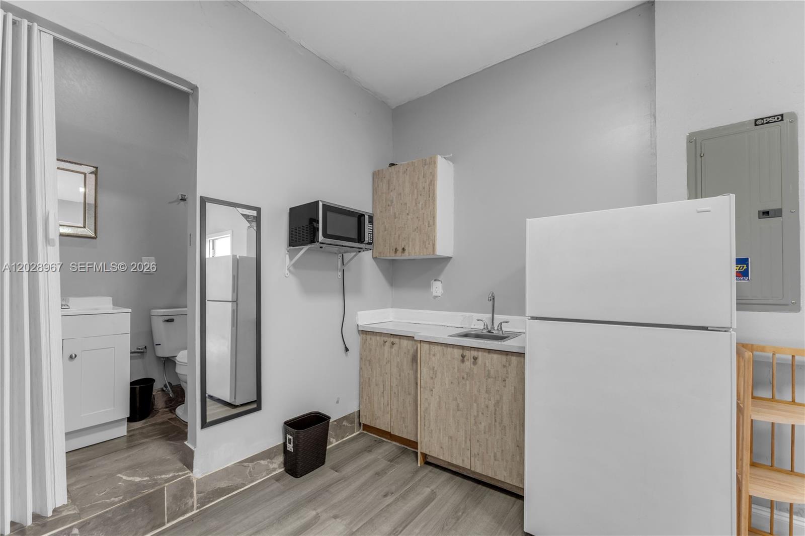 CHATEAU ROYAL ESTATES - Residential