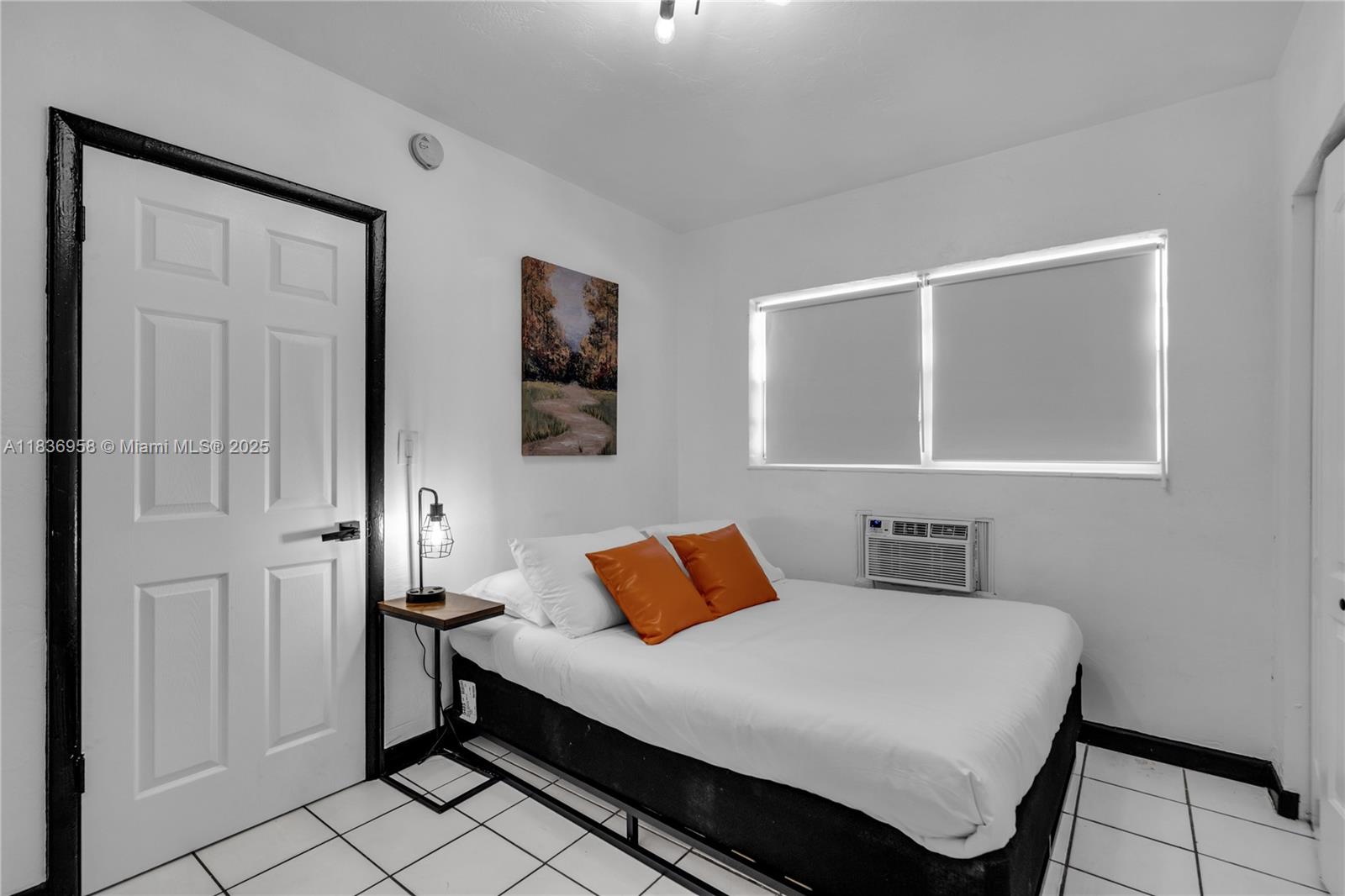 PARADISE MANOR - Residential Lease