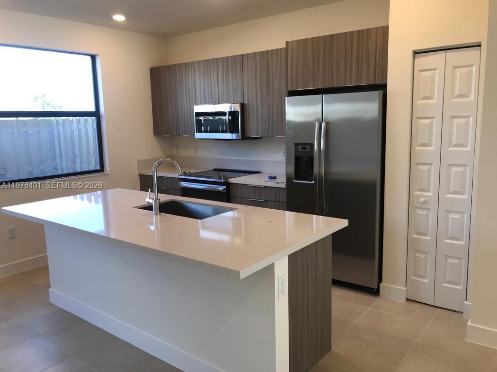 HIGHLAND AT PARK CENTRAL - Residential