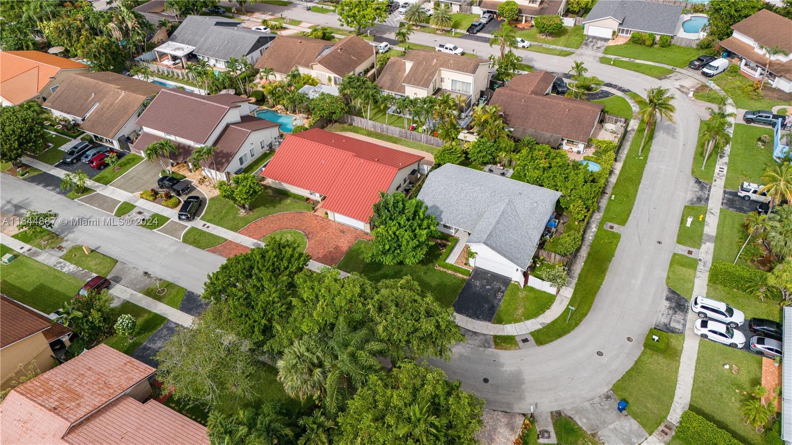 LINDGREN EAST - Residential