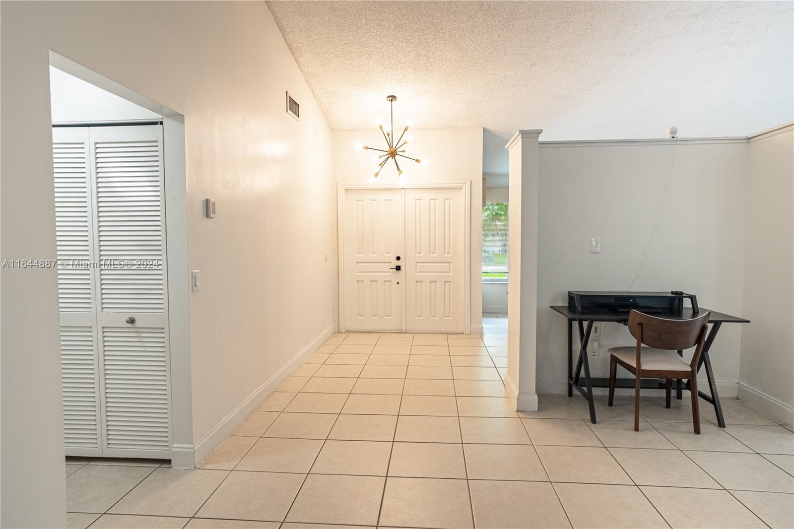 LINDGREN EAST - Residential