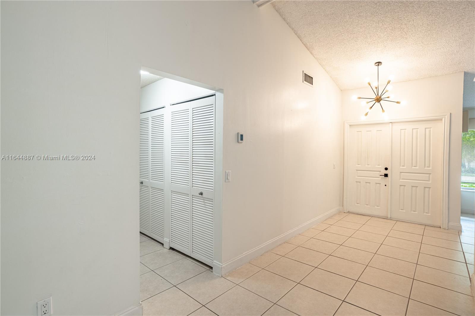 LINDGREN EAST - Residential
