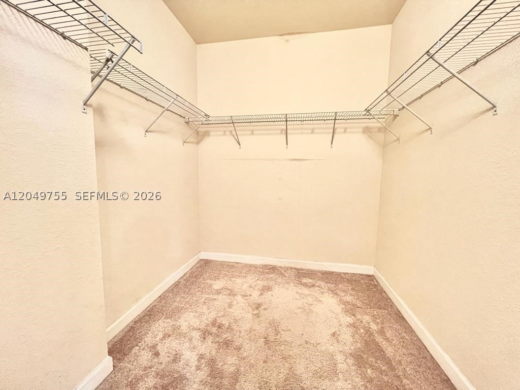 KENDALL COMMONS RESIDENTI - Residential Lease