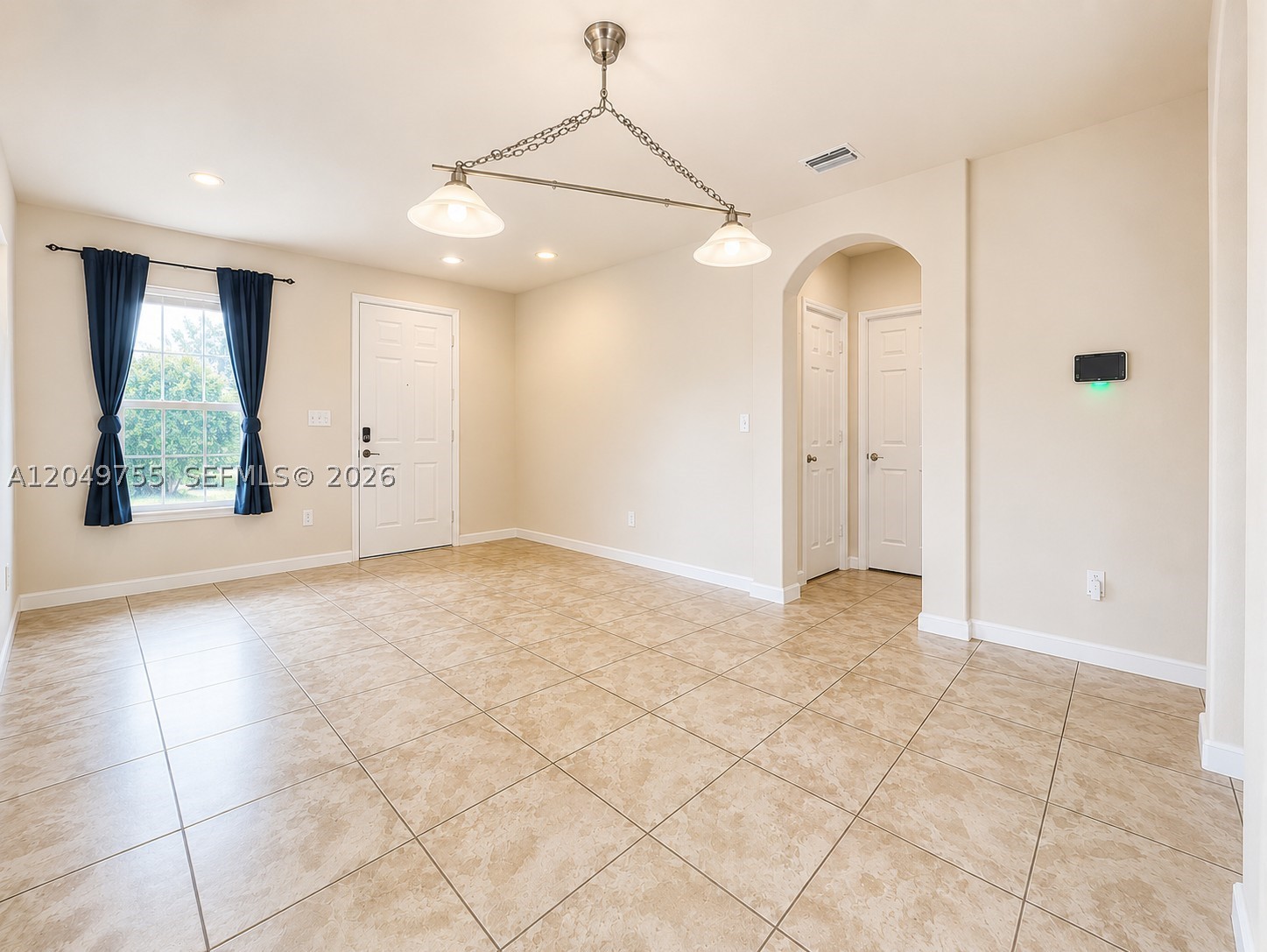 KENDALL COMMONS RESIDENTI - Residential Lease