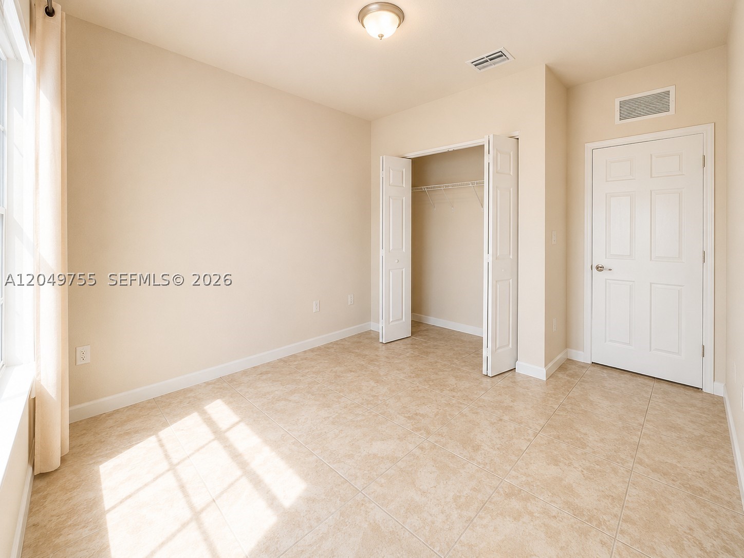 KENDALL COMMONS RESIDENTI - Residential Lease