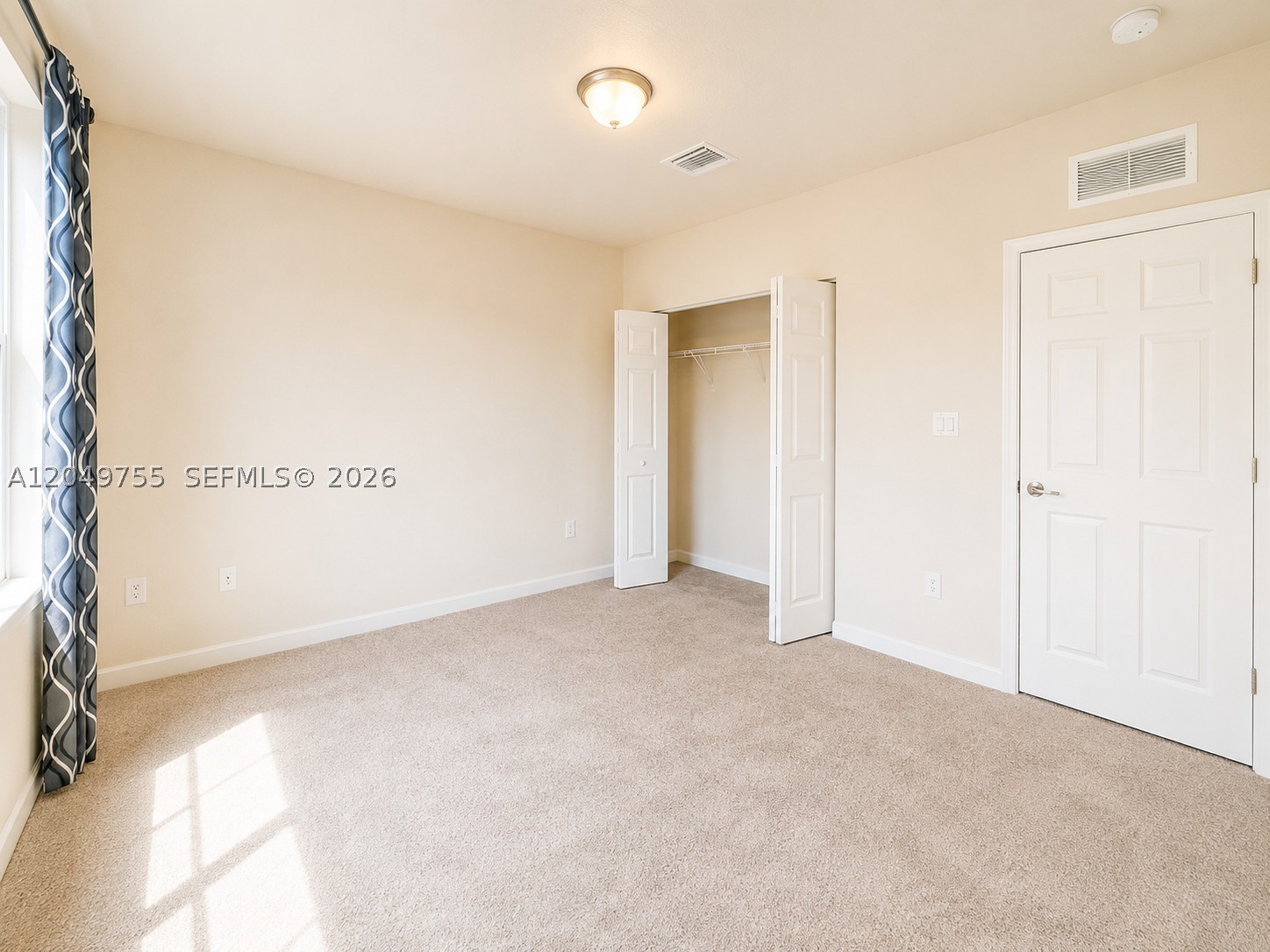 KENDALL COMMONS RESIDENTI - Residential Lease