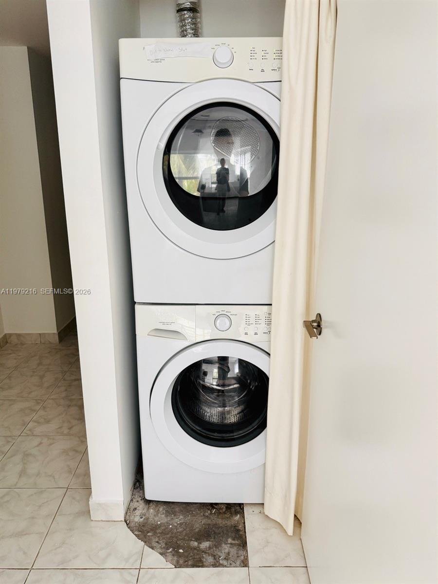 VILAMUR CONDO - Residential Lease