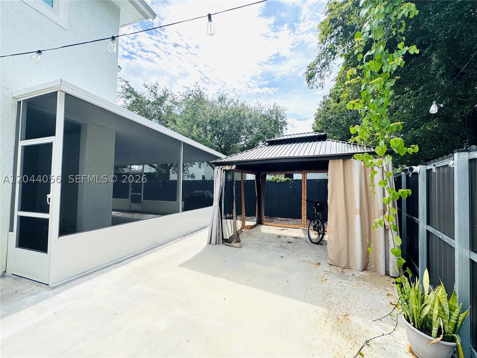 EMILIOS PLACE AT OASIS - Residential
