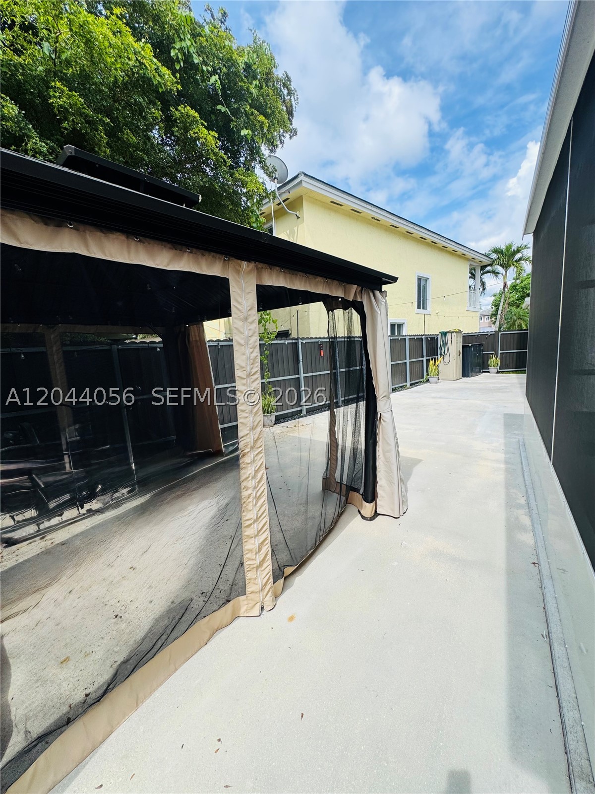 EMILIOS PLACE AT OASIS - Residential