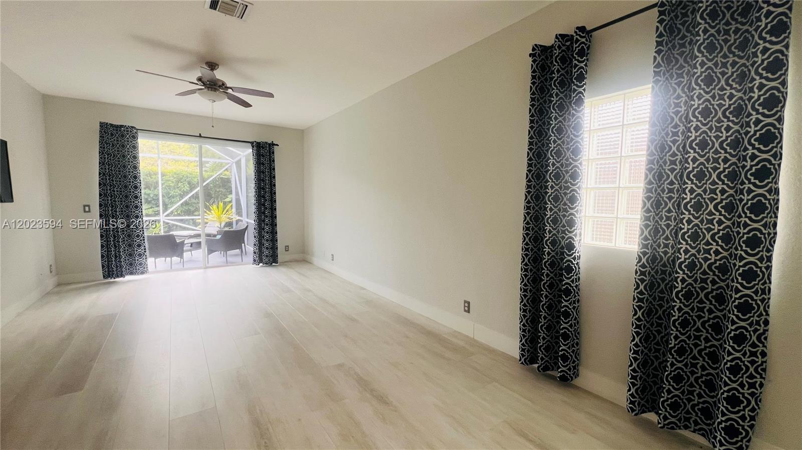 WYNDHAM LAKES CENTRAL - Residential Lease