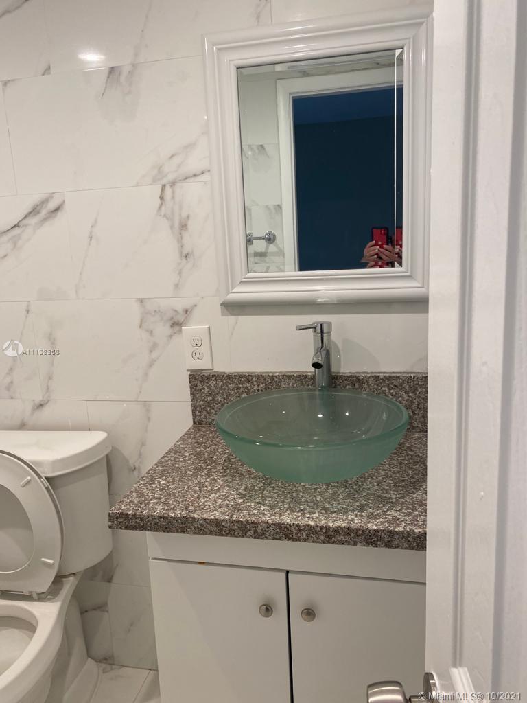 THE KENSINGTON CONDO - Residential Lease