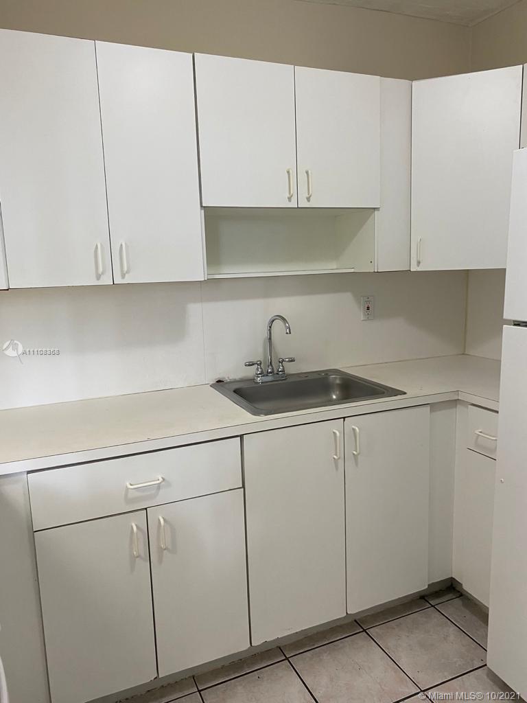 THE KENSINGTON CONDO - Residential Lease