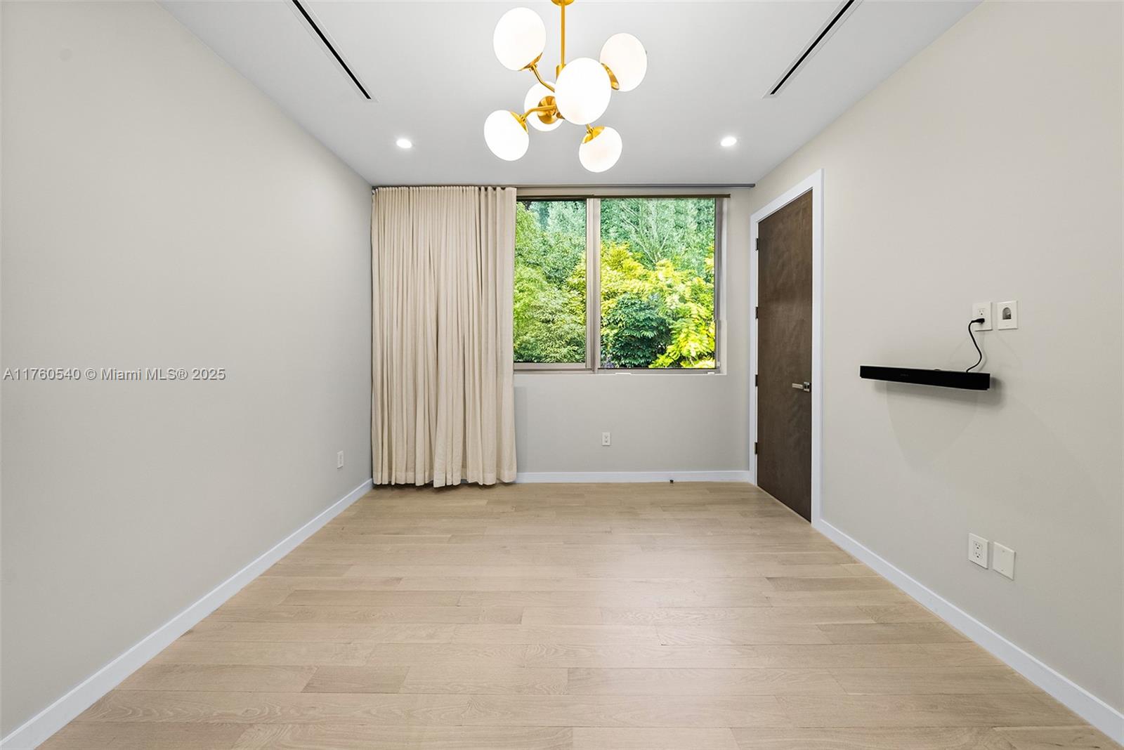 BAY HOMES SUB DB 338-23 - Residential