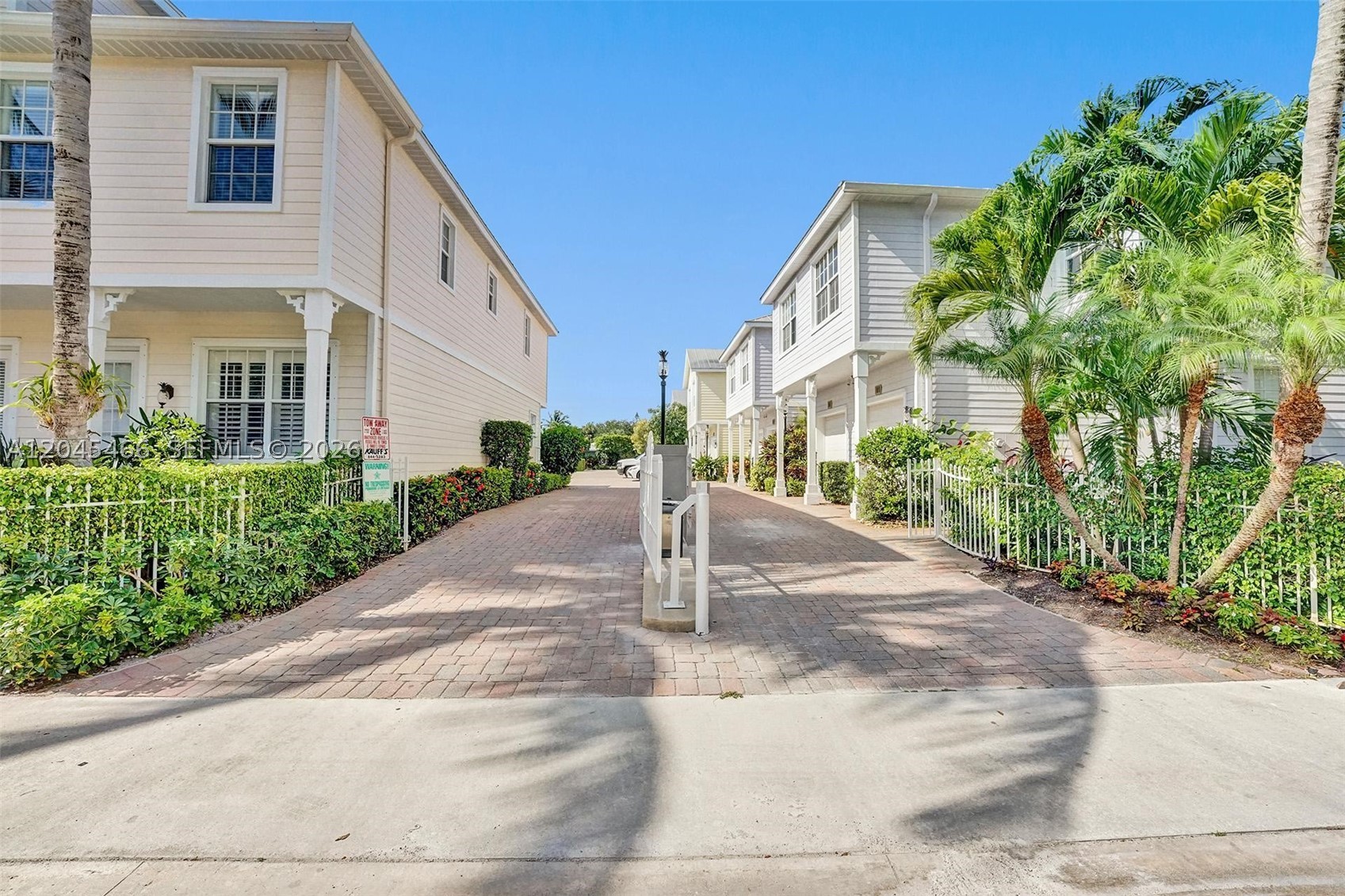 PINEAPPLE VILLAGE 1 - Residential Lease