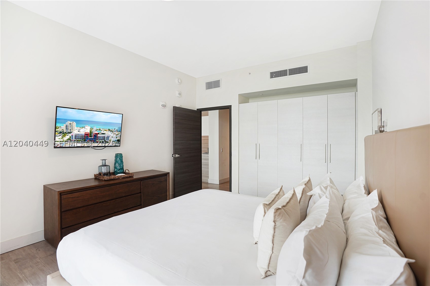 COSTA HOLLYWOOD CONDO - Residential