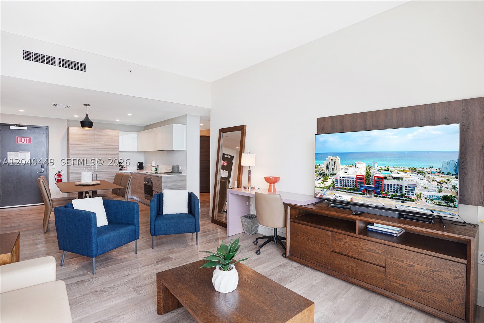 COSTA HOLLYWOOD CONDO - Residential