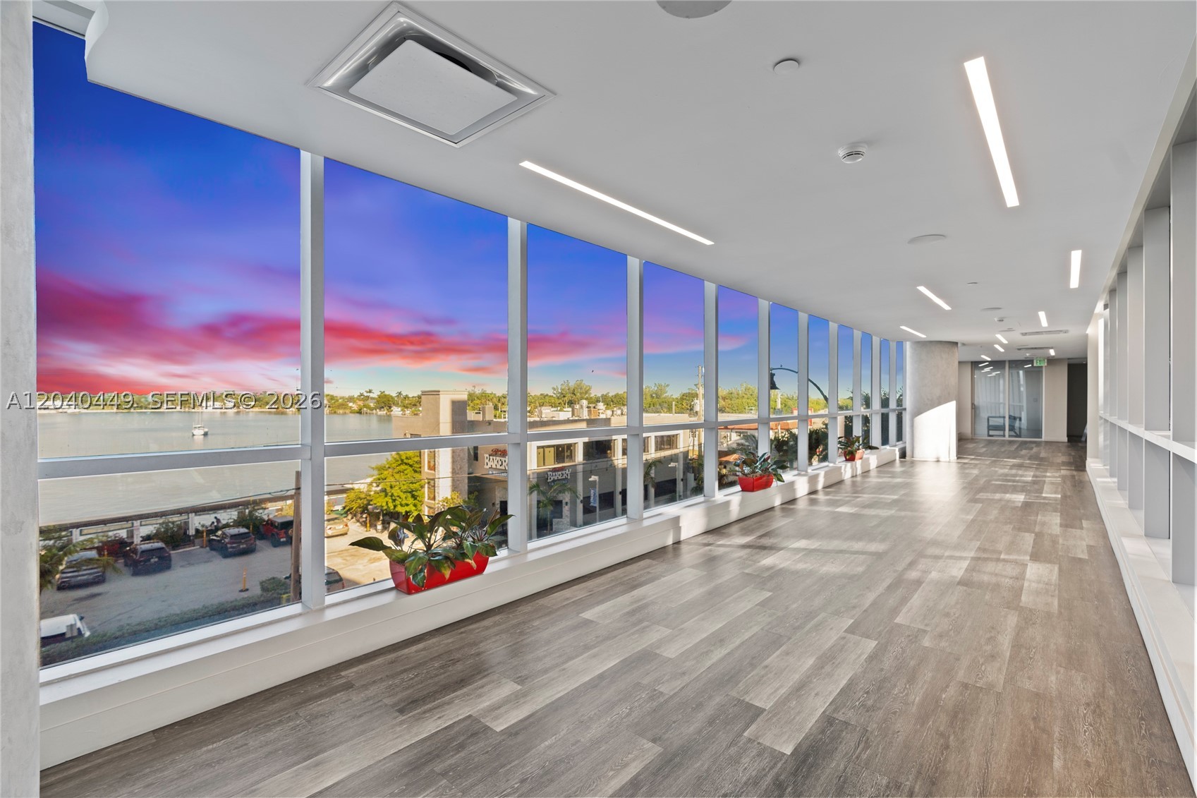 COSTA HOLLYWOOD CONDO - Residential