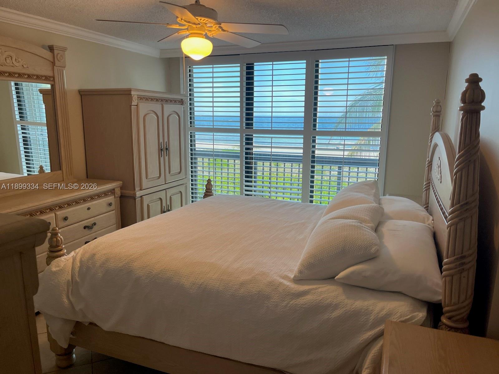 SILVER THATCH OCEAN CLUB - Residential