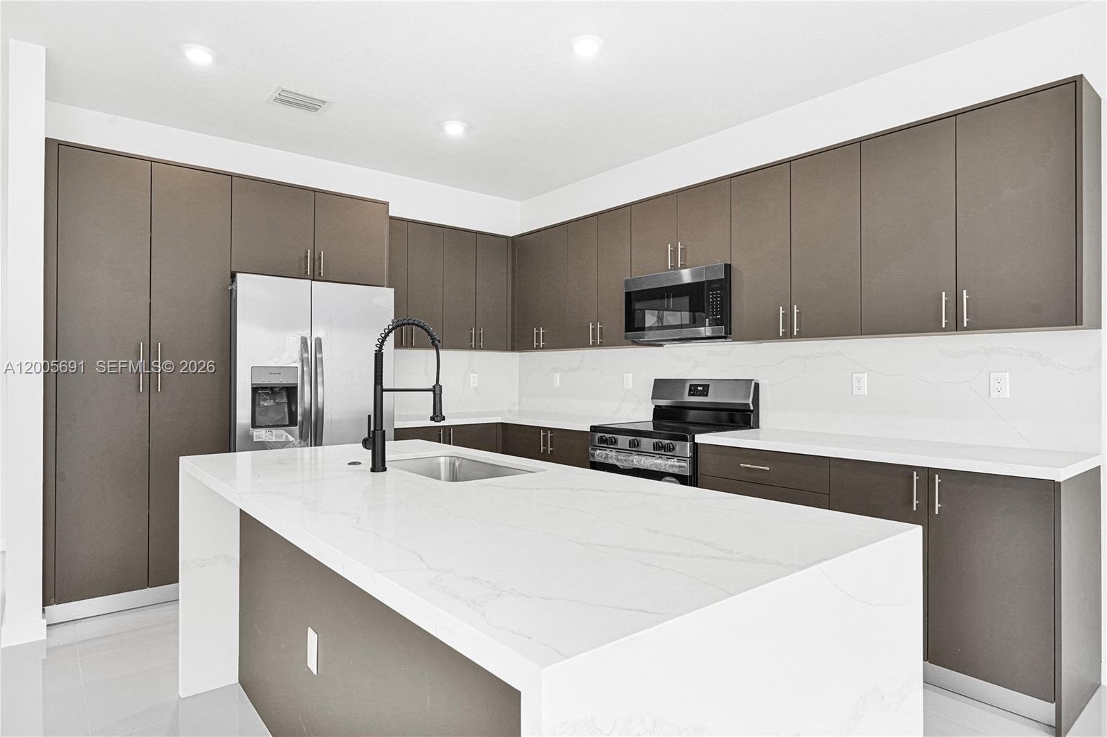 CHLOE ESTATES - Residential