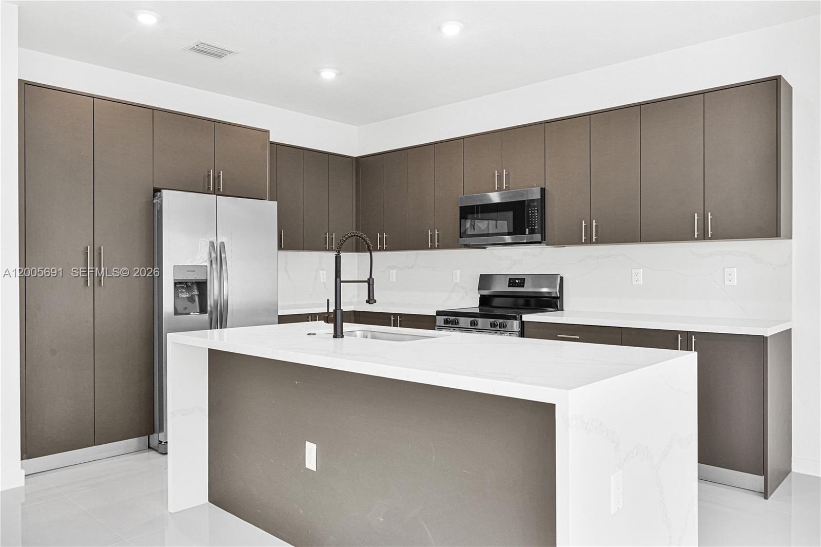 CHLOE ESTATES - Residential