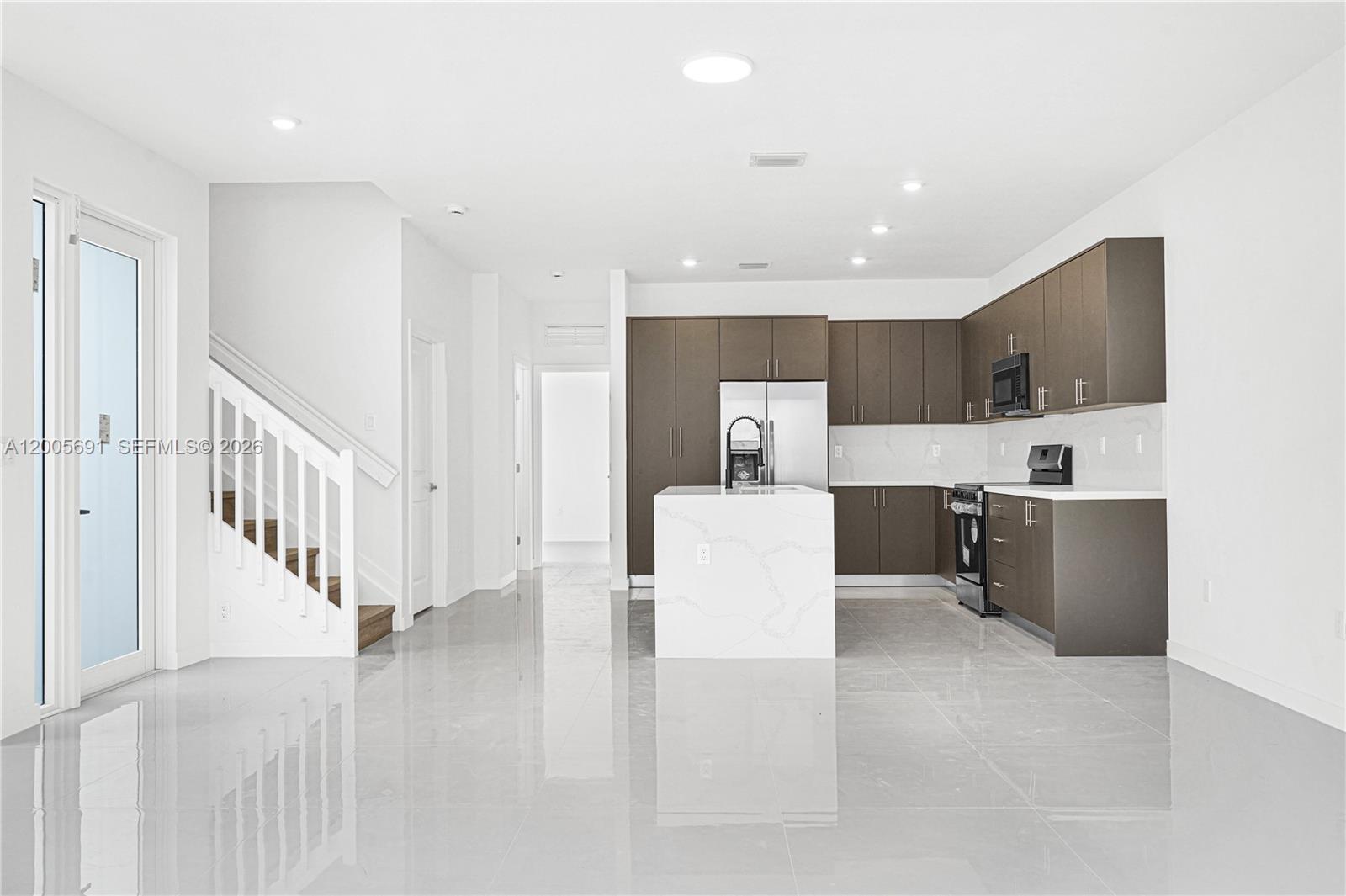 CHLOE ESTATES - Residential
