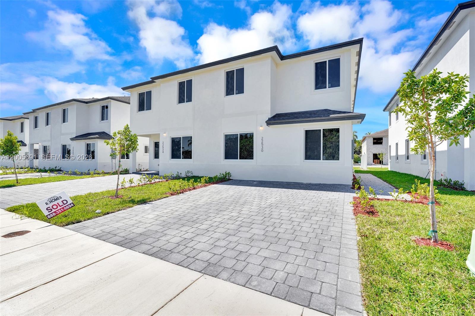 CHLOE ESTATES - Residential