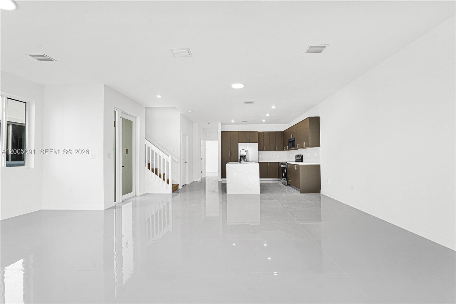 CHLOE ESTATES - Residential
