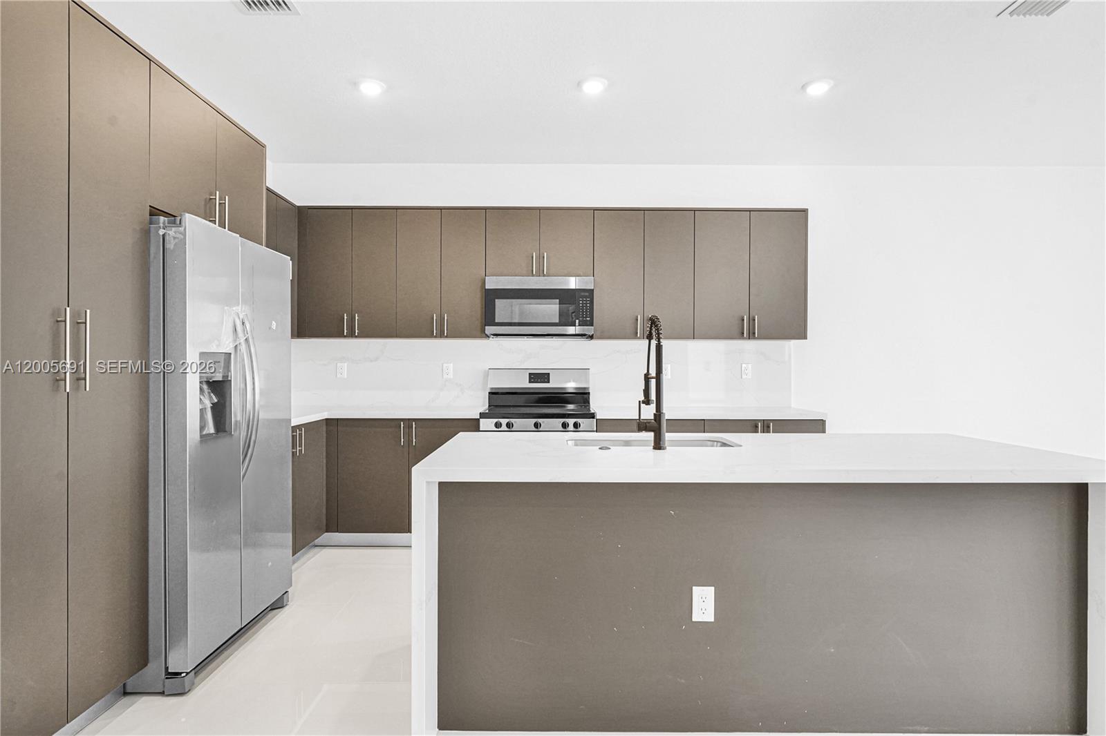 CHLOE ESTATES - Residential