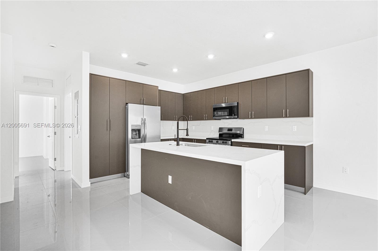 CHLOE ESTATES - Residential