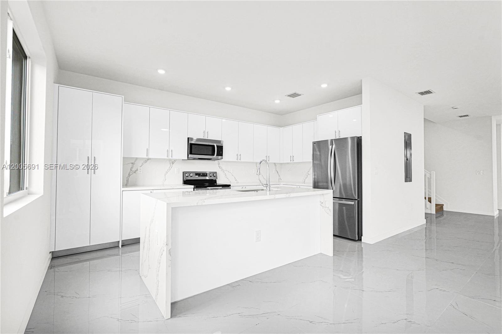 CHLOE ESTATES - Residential
