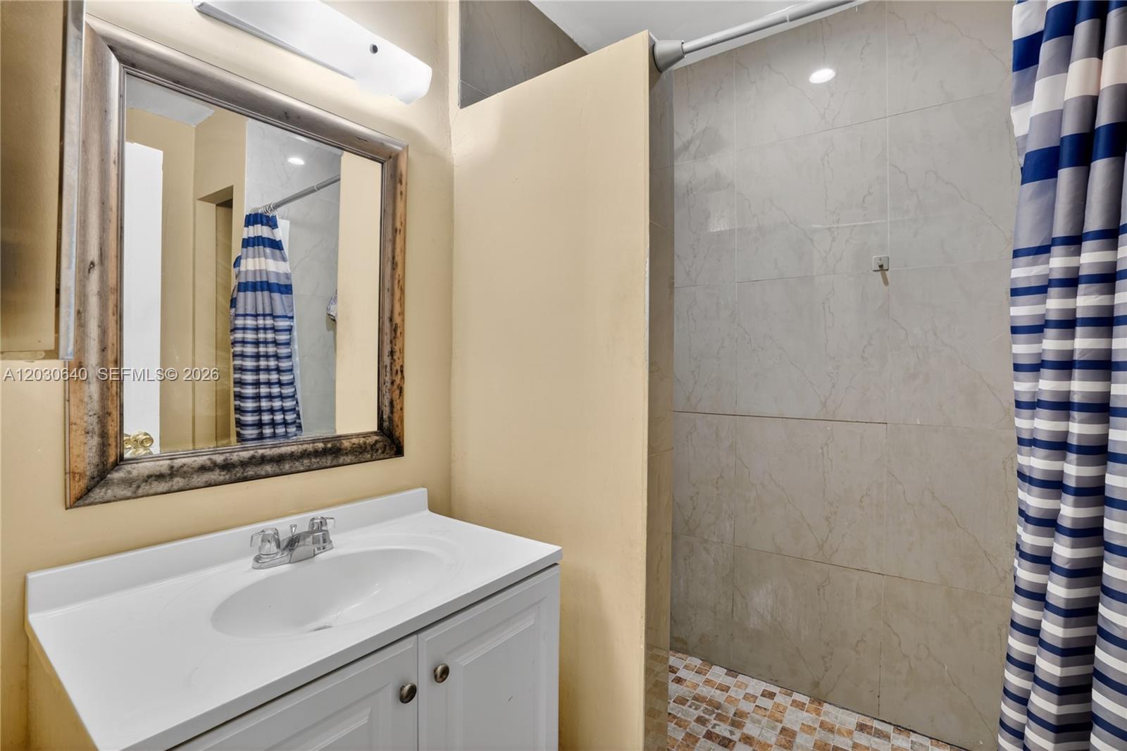CAMELOT TWO CONDO - Residential