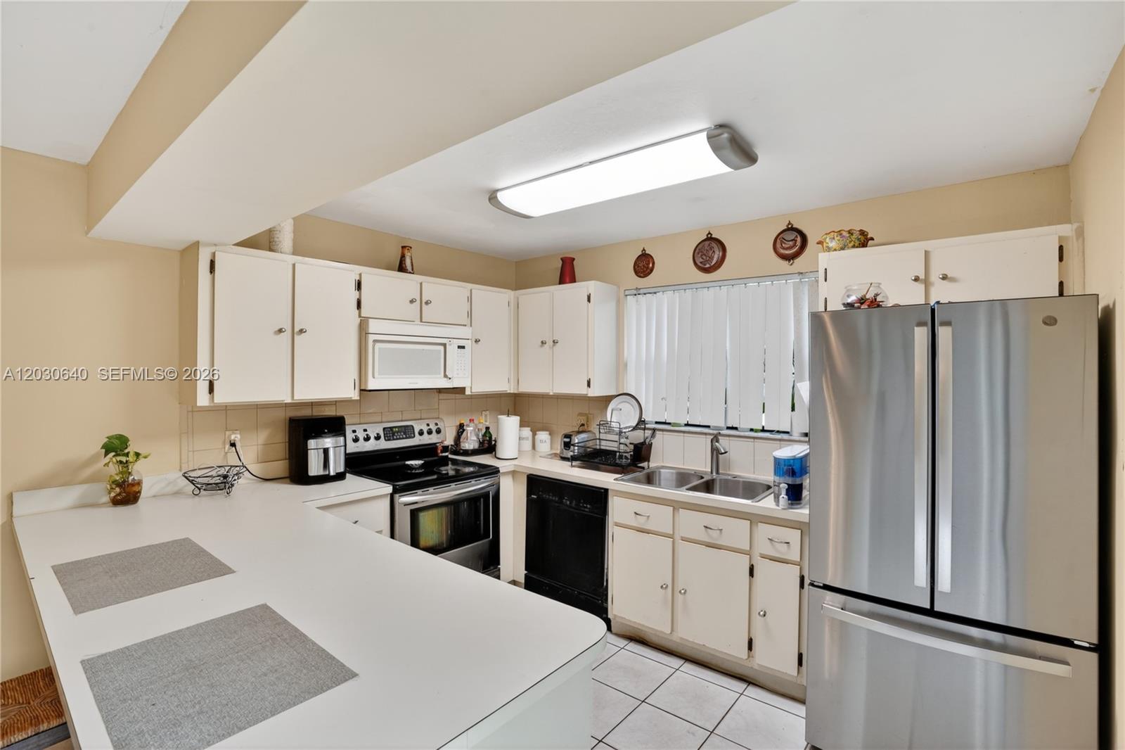 CAMELOT TWO CONDO - Residential